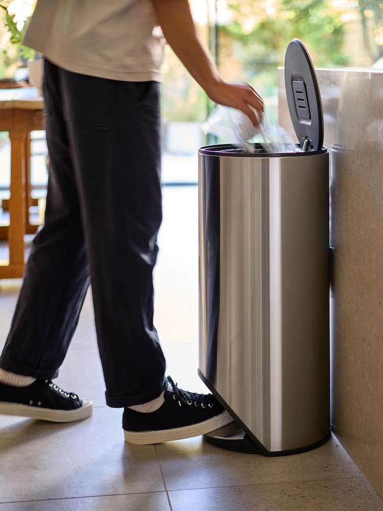 Joseph Joseph Arc 30-Litre Slimline Pedal Bin With Liner Pocket - Imagem 2 de 6