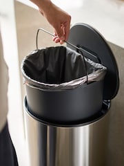 Joseph Joseph Arc 30-Litre Slimline Pedal Bin With Liner Pocket - Imagem 4 de 6