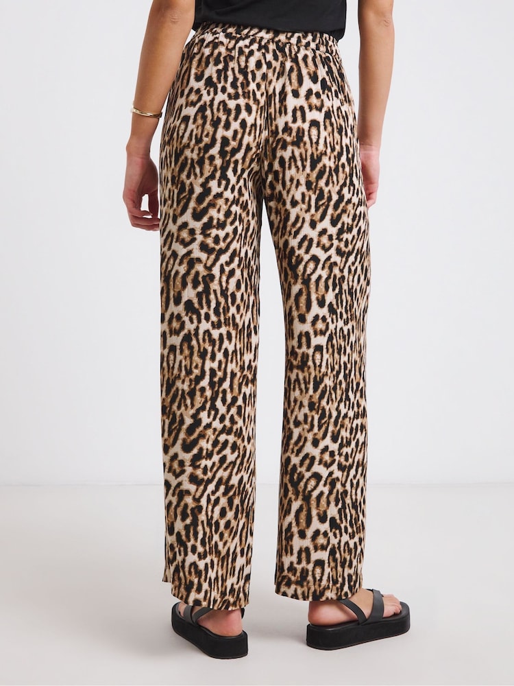 Коричневый - Simply Be Tie Waist Crinkle Wide Leg Trousers - Изображение 5 из 5