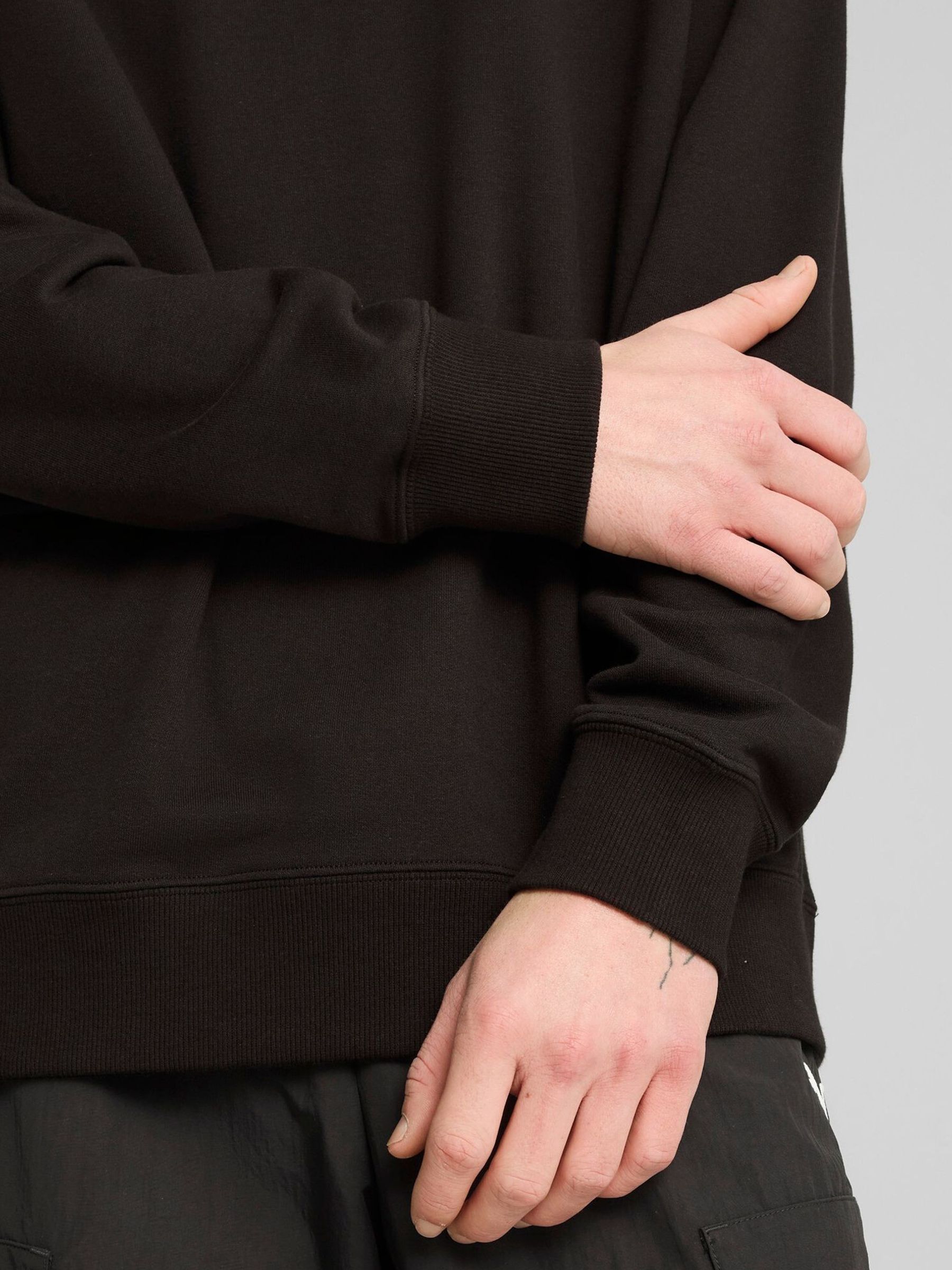 Puma Black Mens WARDROBE ESS Relaxed Crew Sweatshirt - Image 5 of 5