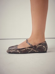 ثعبان - أحذية Mary Jane بجلد طبيعي ومقدمة مربعة من Forever Comfort®‎ - صورة 4 من 9