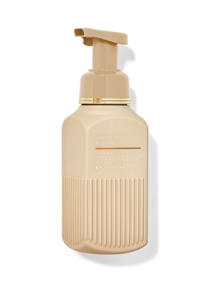 Bath & Body Works Foam Soap 8.75 fl oz / 259 mL - Image 1 of 2 Bath & Body Works Foam Soap 8.75 fl oz / 259 mL - Image 1 of 2