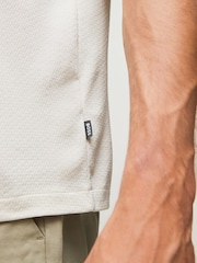 بيج - BOSS Regular Fit Thompson T-Shirt - صورة 4 من 5