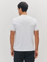 Blanco - BOSS Regluar Fit Tessler Tipped T-Shirt - Imagen 3 de 6