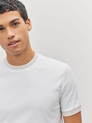Blanco - BOSS Regluar Fit Tessler Tipped T-Shirt - Imagen 4 de 6