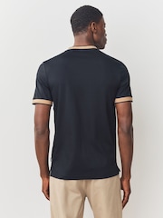 Negro - BOSS Regluar Fit Tessler Tipped T-Shirt - Imagen 2 de 6