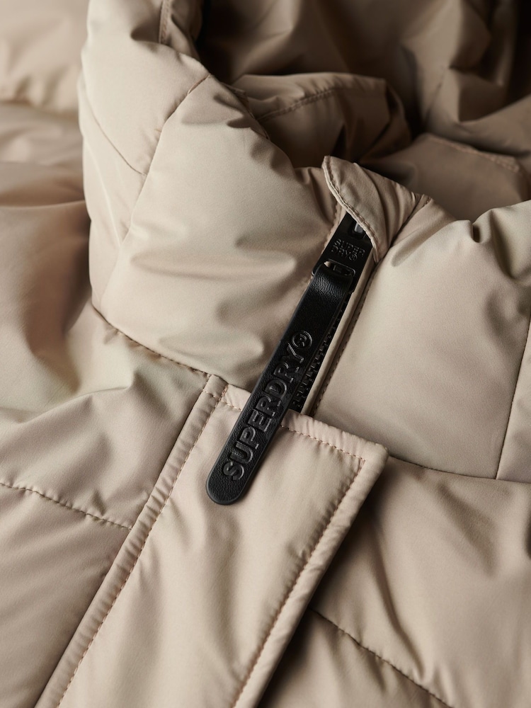 Natur - Superdry Hooded Sports Puffer Mid Length Jacket - Bild 7 von 7