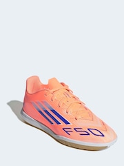 adidas Orange Kids F50 Club Indoor Boots - Image 4 of 10