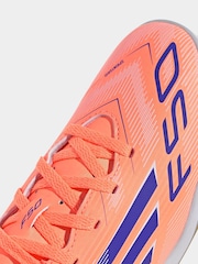 adidas Orange Kids F50 Club Indoor Boots - Image 9 of 10
