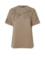 Yours Curve Brown Applique Drop Shoulder 100% Cotton T-Shirt - Image 5 of 5