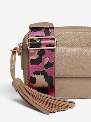 كريم - Love & Roses Cross-Body Bag with Pocket - صورة 4 من 6
