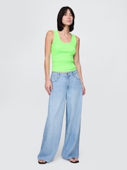 Green Neon - Gap Ribbed Knit Cotton Stretch Scoop Vest - Imagen 3 de 5