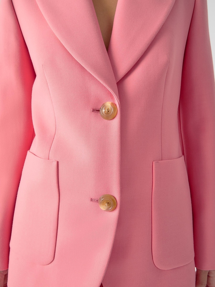 Chaqueta sartorial de doble botonadura en sarga en color Desert Rose Aimee Petite de LK Bennett - Imagen 4 de 4 Chaqueta sartorial de doble botonadura en sarga en color Desert Rose Aimee Petite de LK Bennett - Imagen 4 de 4