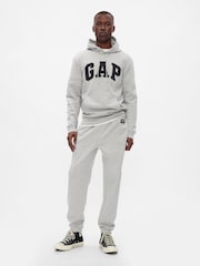 Gris - Pantalones de chándal con forro polar y logo de Gap - Imagen 2 de 4