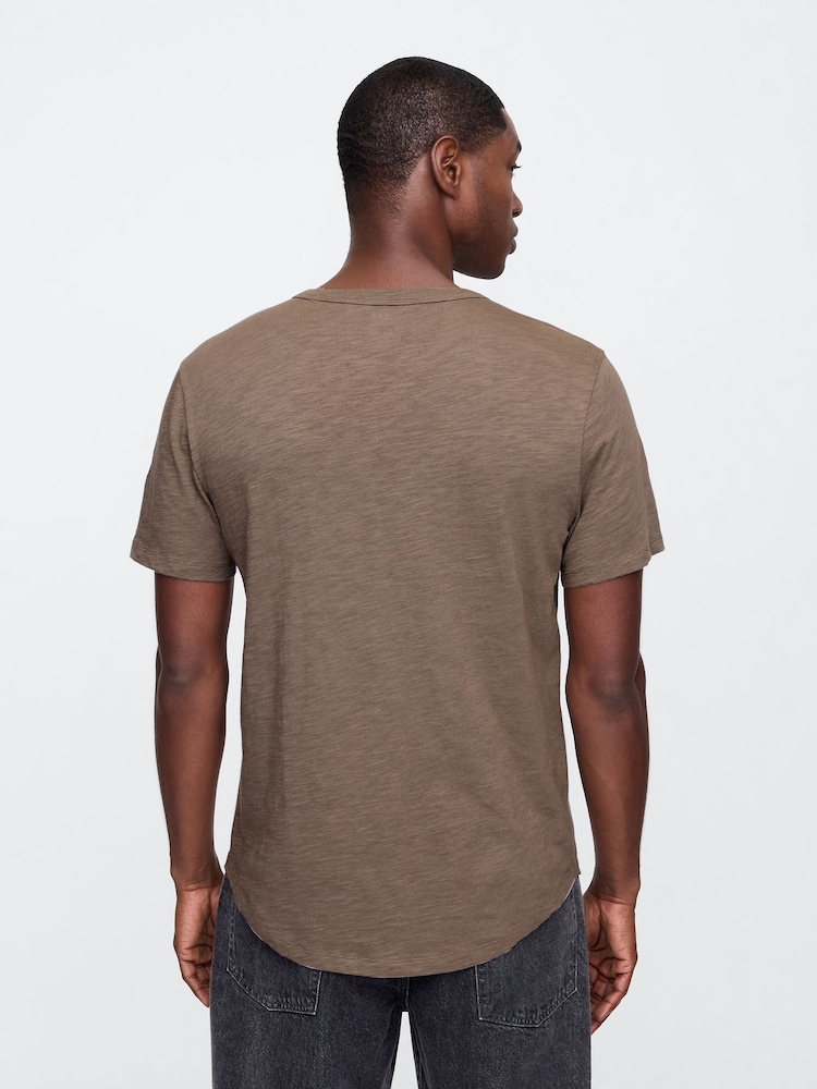 Braun - Gap Slub Curved Hem Short Sleeve T-Shirt - Bild 2 von 5 Braun - Gap Slub Curved Hem Short Sleeve T-Shirt - Bild 2 von 5