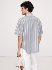 Banana Republic Grey Relaxed-Fit Summerweight Cotton Short-Sleeve Shirt - Image 2 of 4