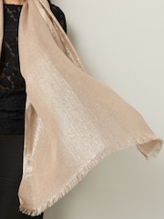 ذهبي - وشاح خفيف براق - Image 5 of 8