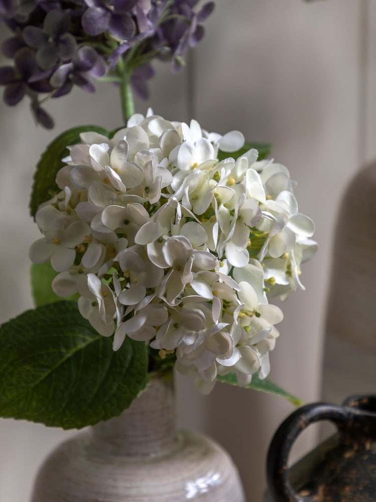 Gallery Home 12 Pack White Faux Vintage Hydrangea Floral Stems - Image 1 of 5