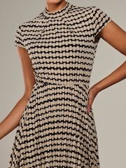 Jolie Moi Black Jersey Capped Sleeve Pleated Midi Dress - Image 3 of 6