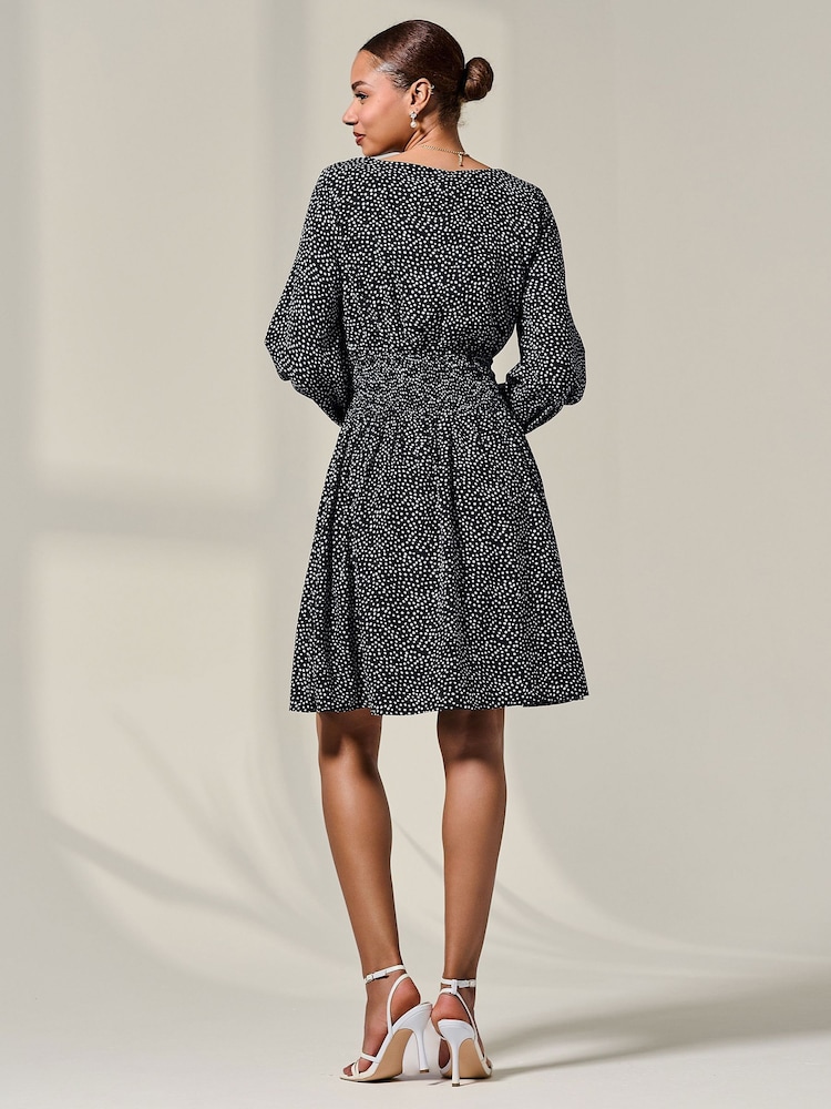 Negro - Jolie Moi Long Sleeve Ruched Waist Midi Dress - Imagen 2 de 6 Negro - Jolie Moi Long Sleeve Ruched Waist Midi Dress - Imagen 2 de 6