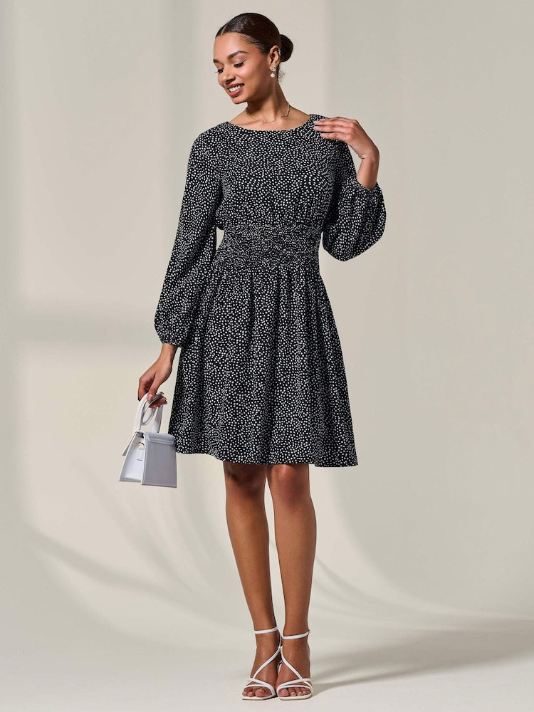 Negro - Jolie Moi Long Sleeve Ruched Waist Midi Dress - Imagen 6 de 6 Negro - Jolie Moi Long Sleeve Ruched Waist Midi Dress - Imagen 6 de 6