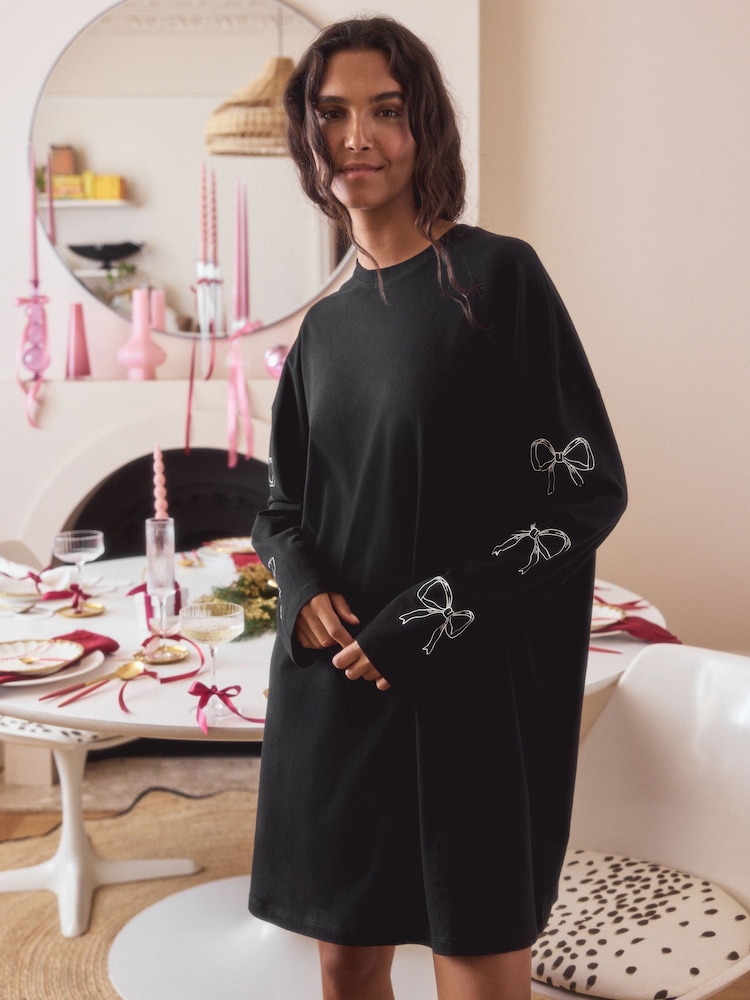 Black/White Graphic Long Sleeve Nightie - Image 2 of 9