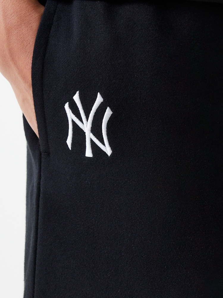 New Era Mens Mid Shorts - Image 8 of 8
