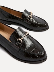 Luz marrom - Linzi Maison Croc Effect Loafers With Buckle Detail - Imagem 5 de 6