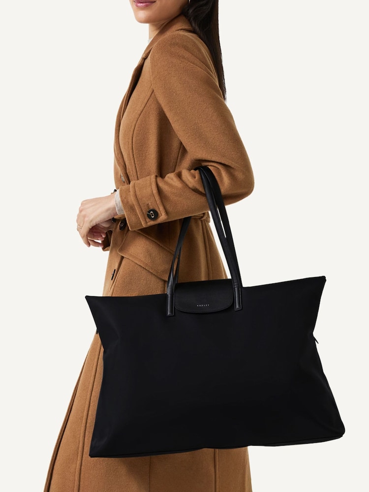 Radley Pocket Essentials Large Ziptop Shoulder Bag - Image 2 of 5 Radley Pocket Essentials Large Ziptop Shoulder Bag - Image 2 of 5