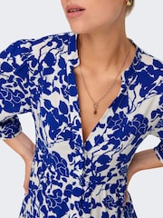 ONLY Blue Printed 3/4 Sleeve Midi Dress - Image 5 of 7