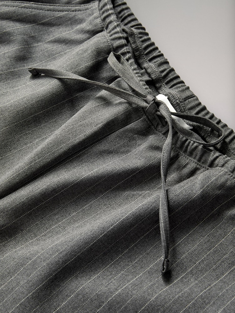 أسود/رمادي داكن - The Set 2 Pack Pinstripe Wide Leg Pull On Trousers - صورة 10 من 10 أسود/رمادي داكن - The Set 2 Pack Pinstripe Wide Leg Pull On Trousers - صورة 10 من 10