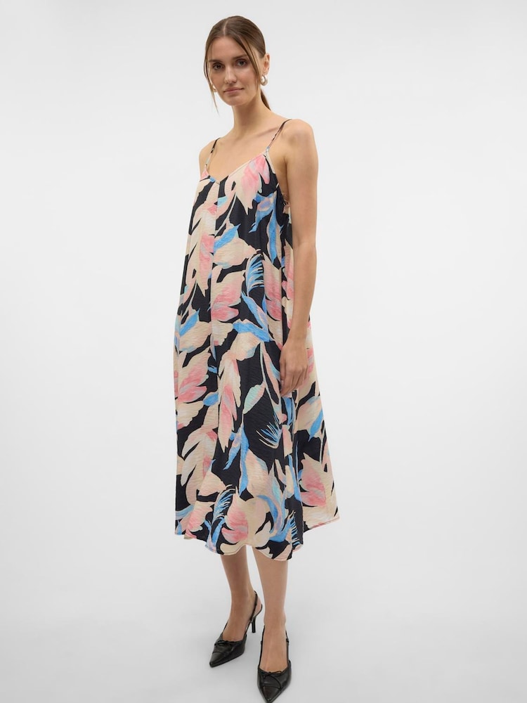 VERO MODA Black Printed Loose Fit Maxi Dress - Image 2 of 5 VERO MODA Black Printed Loose Fit Maxi Dress - Image 2 of 5