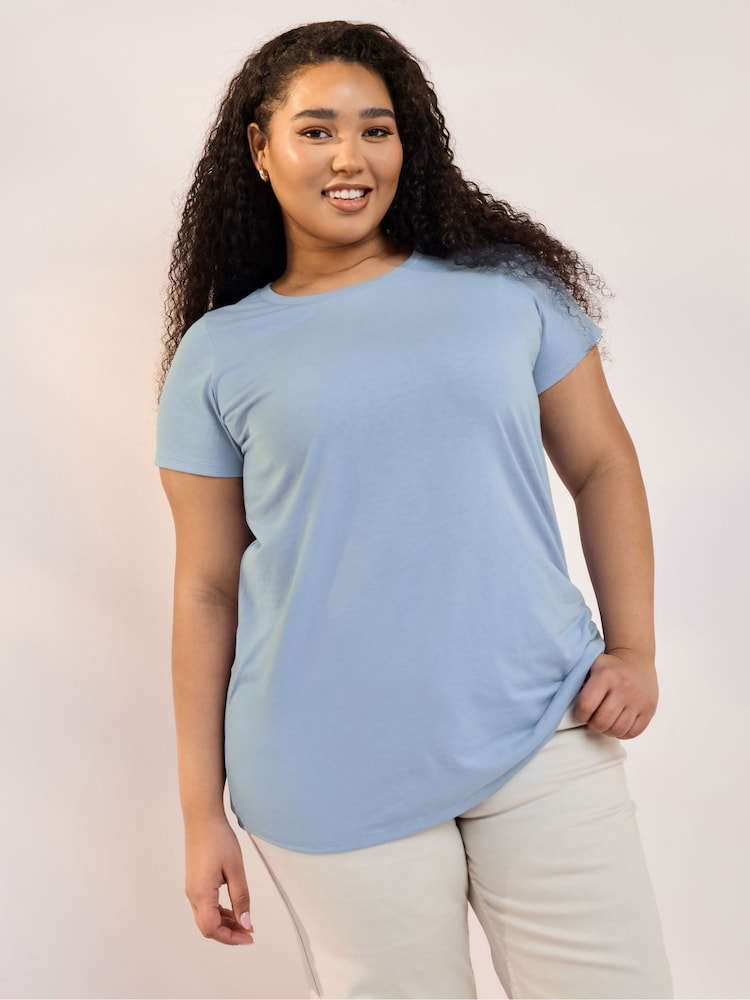 Yours Curve Red Core T-Shirts 3 Pack - Image 2 of 7 Yours Curve Red Core T-Shirts 3 Pack - Image 2 of 7