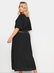 Yours Curve Black Crinkle Maxi Kimono - Image 2 of 6