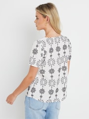 M&Co Petite 100% Cotton Embroidered Short Sleeve T-Shirt - Imagen 3 de 5