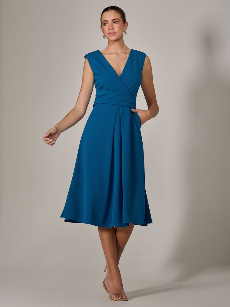 knee length dresses for ladies Women's Sleeveless Midi Dress With Tie Waist