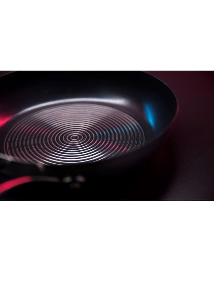 Circulon Silver S Series Steelshield Stainless Steel Hybrid 28cm F Pan - Image 9 of 9