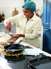 Prestige Black Nadiya Cast Iron 25cm Frying Pan - Image 8 of 9