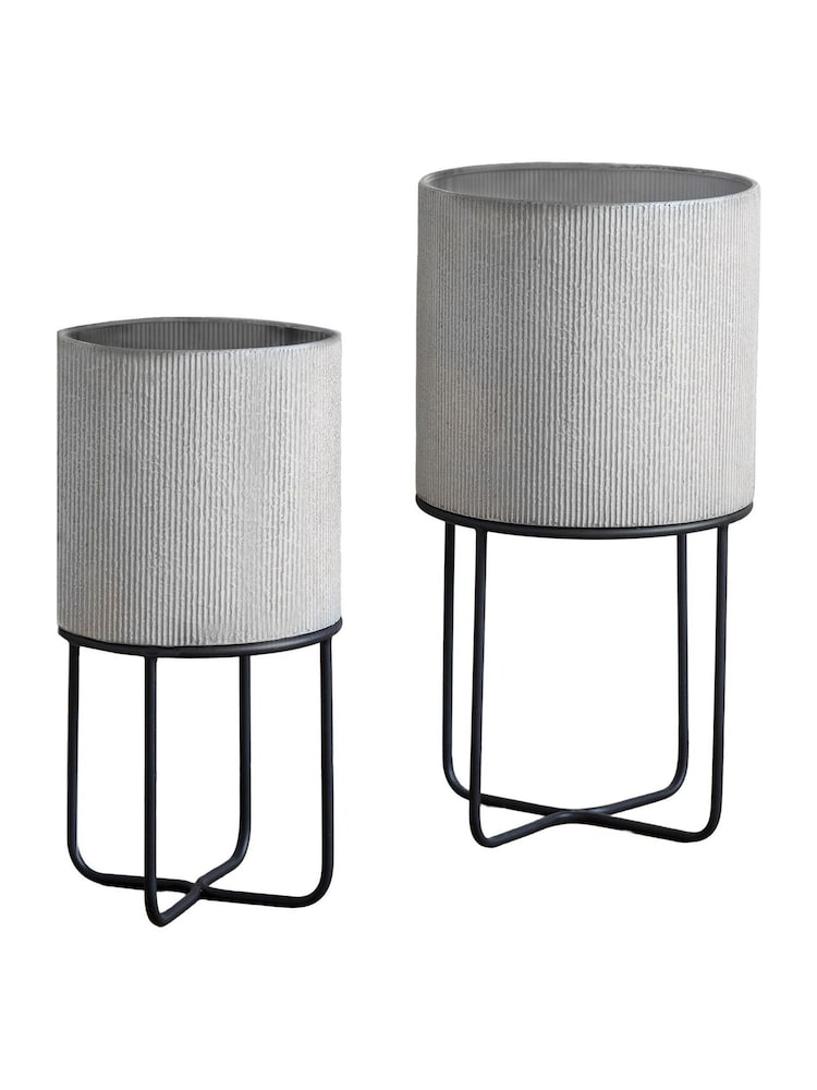 Gallery Home Set of 2 White Ellis Metal Planter - Image 3 of 3