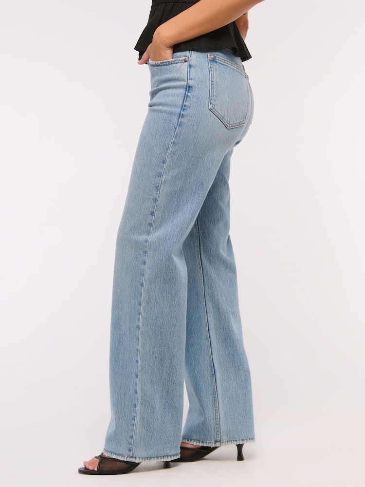 Abercrombie & Fitch Blue Curvy 90s Relaxed Clean Hem Jeans - Image 4 of 8