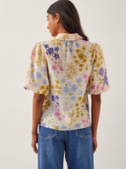 Monsoon Madeline Floral Print Puff Sleeve Shirt - Imagen 2 de 4