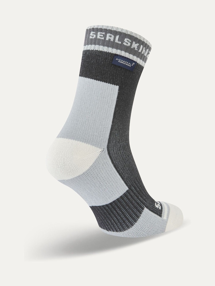Sealskinz Holverstone Waterproof Ankle Length Lightweight Running Socks - Image 1 of 2
