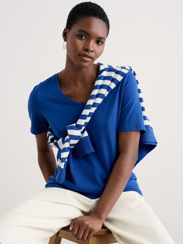 Azul - Seasalt Cornwall Burdock 100% Cotton V-Neck T-Shirt - Imagen 2 de 5