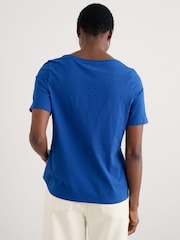 Azul - Seasalt Cornwall Burdock 100% Cotton V-Neck T-Shirt - Imagen 3 de 5