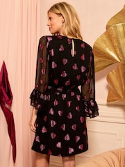 Love & Roses Minikleid mit Trompetenärmeln - Bild 4 von 4