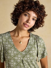 أخضر شكل هندسي - Joules Nia Pleat Front Short Sleeve Jersey Top - صورة 5 من 7