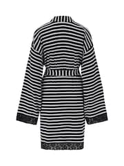 Платье в рубчик из хлопка трикотажа в полоску с кружевной отделкой Pour Moi - Изображение 4 4