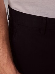 Hawes & Curtis Garment Dyed Stretch Black Trousers - Imagen 4 de 7