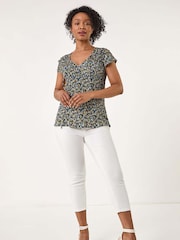 Roman Black Petite Ditsy Print Crinkle V-Neck Top - Image 2 of 5