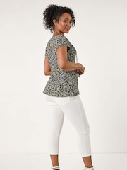 Roman Black Petite Ditsy Print Crinkle V-Neck Top - Image 3 of 5
